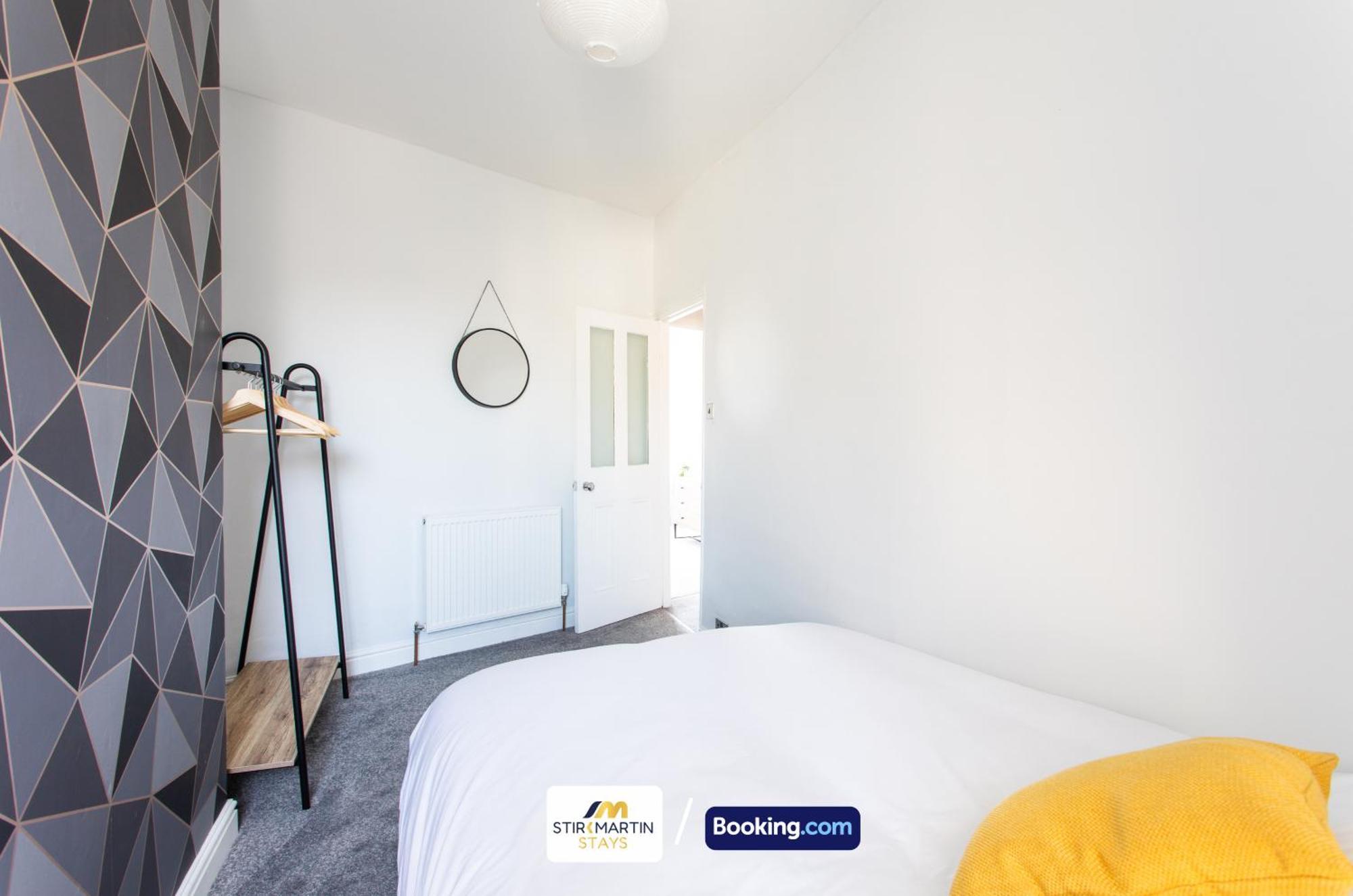 Comfy 3Bed House By Stirkmartin Stays Short Lets & Serviced Accommodation Cardiff With Free Parking & 8Mins To City Centre Exterior foto