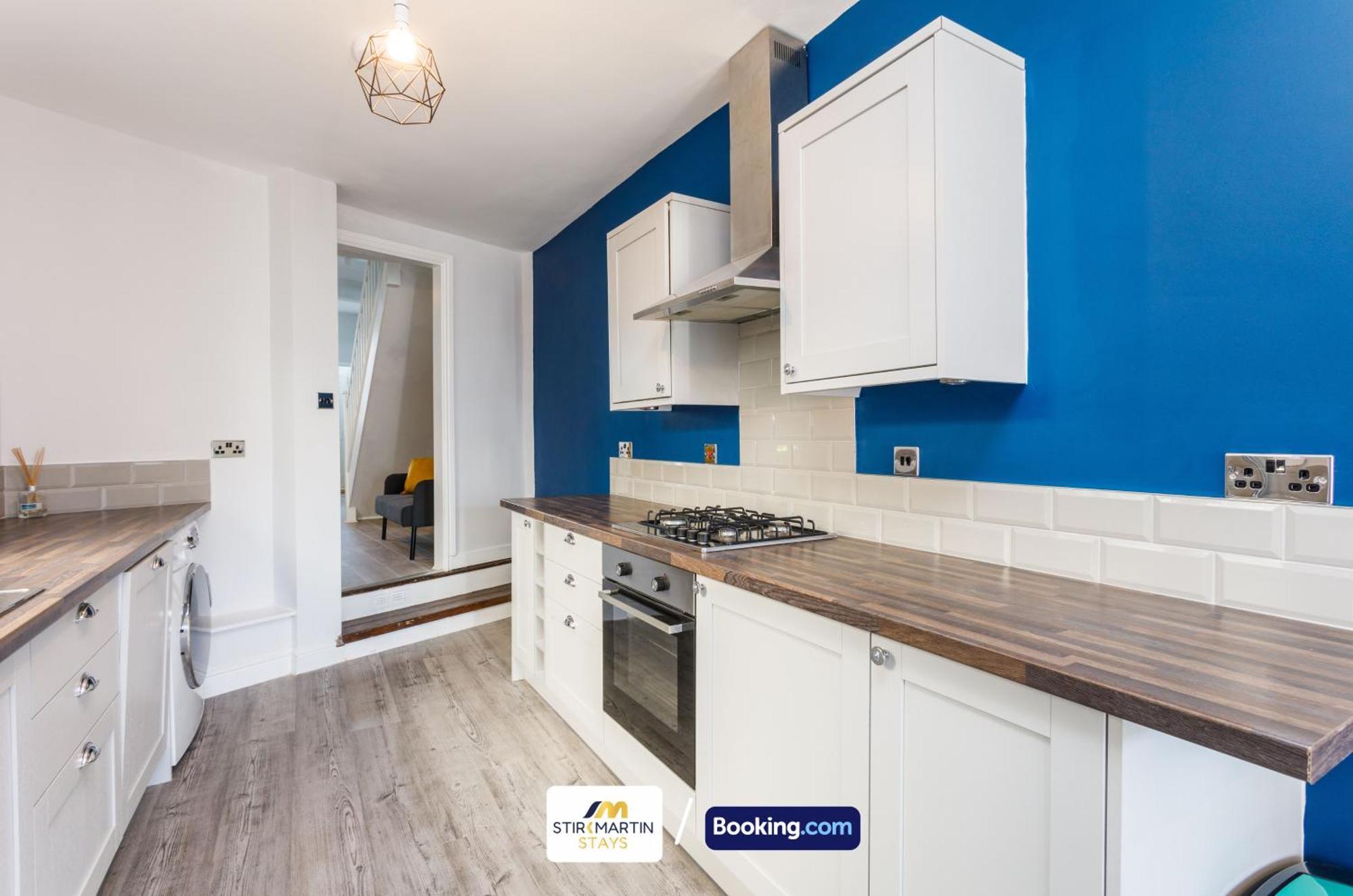 Comfy 3Bed House By Stirkmartin Stays Short Lets & Serviced Accommodation Cardiff With Free Parking & 8Mins To City Centre Exterior foto