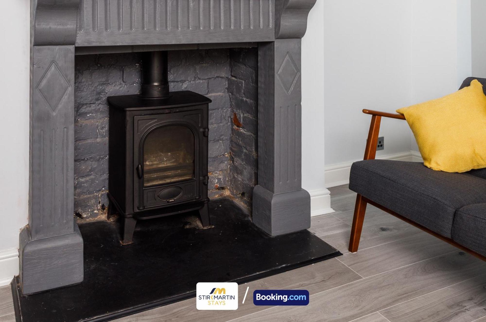 Comfy 3Bed House By Stirkmartin Stays Short Lets & Serviced Accommodation Cardiff With Free Parking & 8Mins To City Centre Exterior foto